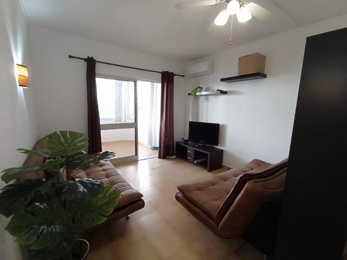 Love Shack Flat In Quarteira Center ภายนอก รูปภาพ