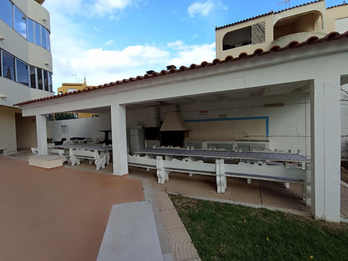 Love Shack Flat In Quarteira Center ภายนอก รูปภาพ