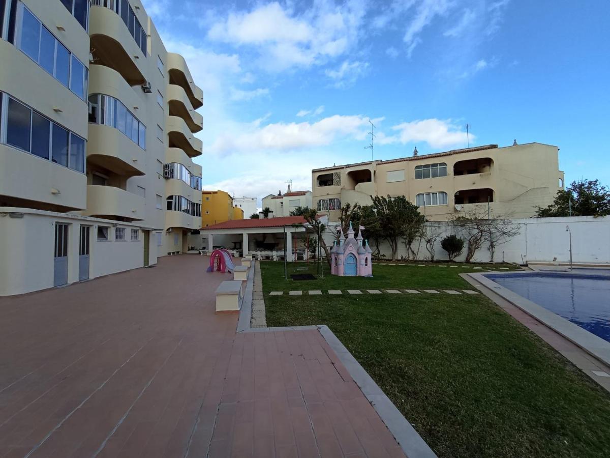 Love Shack Flat In Quarteira Center ภายนอก รูปภาพ